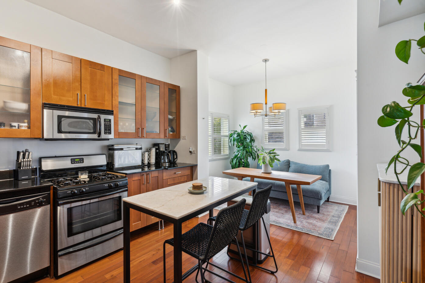 Untitled Chicago kitchen and dining area real estate photography